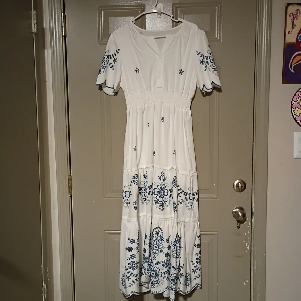 Anthropologie Elegant White and Blue Embroidered Dress Size L - Picture 1 of 10